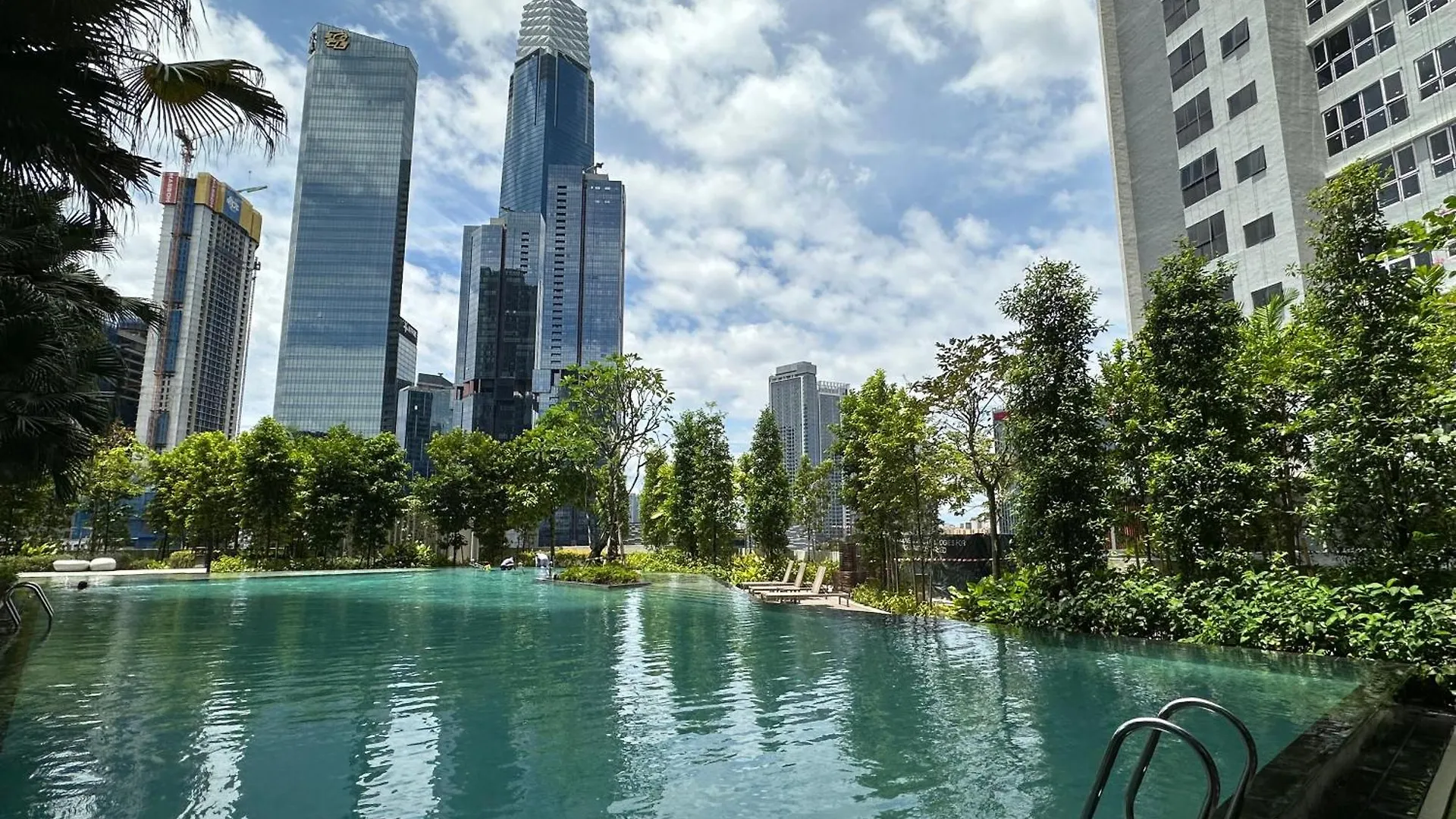 Skyhigh Agilebb 2B1R - 1 Min To Trx&Pavilion, Golf View, Up To 6 Pax Kuala Lumpur